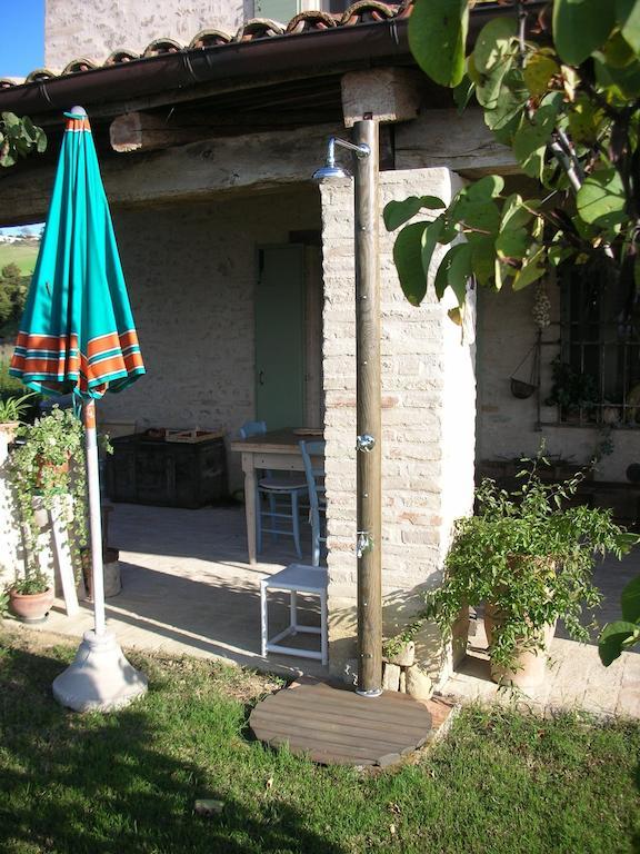 Bed and Breakfast Poggio Dei Prugnoli Tavoleto Exterior foto