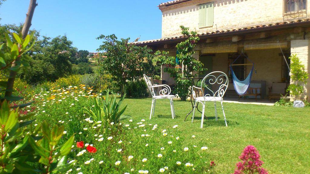 Bed and Breakfast Poggio Dei Prugnoli Tavoleto Exterior foto