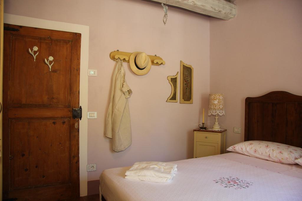Bed and Breakfast Poggio Dei Prugnoli Tavoleto Exterior foto